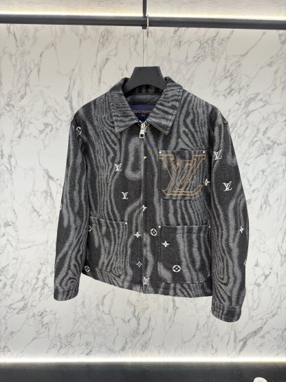 ルイ・ヴィトン「Louis Vuitton」秋冬コレクション ダウンジャケット