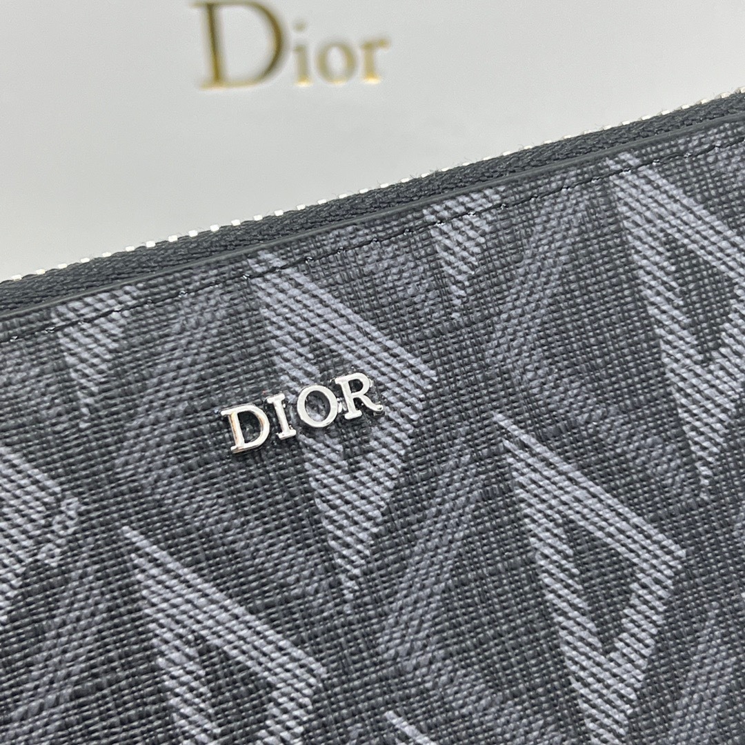 ディオール「Dior」CDダイヤモンド ロングジップウォレット