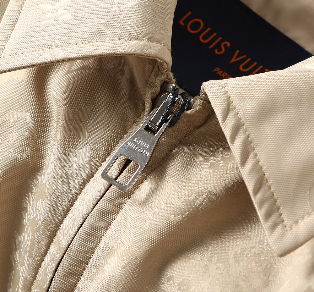 ルイ・ヴィトン「Louis Vuitton」秋冬コレクション クイルテッド ジャケット