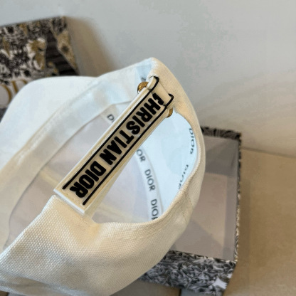 ディオール「Dior」Essential シンプル ベースボールキャップ