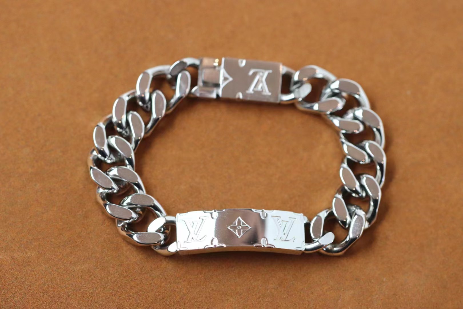 ルイ・ヴィトン「Louis Vuitton」MONOGRAM チェーンリンクス カップル ブレスレット