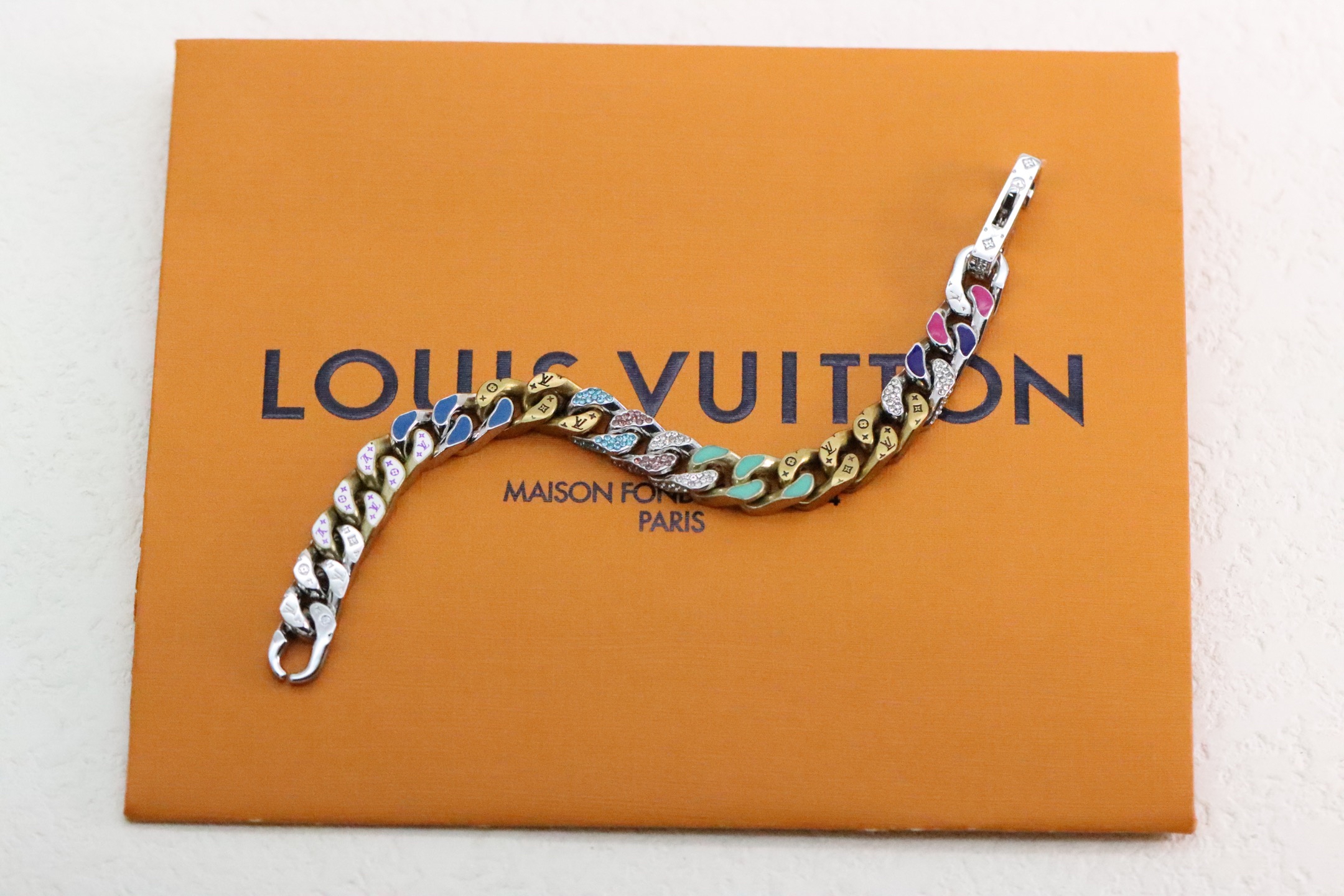 ルイ・ヴィトン「Louis Vuitton」MULTICOLOR ENAMEL & DIAMOND CUBA BRACELET