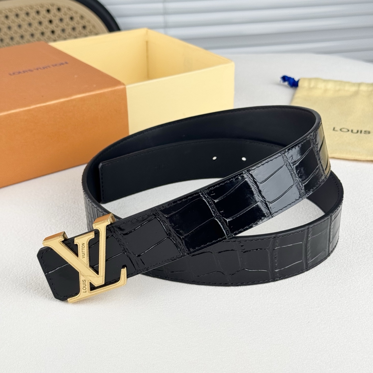 ルイ・ヴィトン「Louis Vuitton」DIMENSION 4.0 レザーベルト-ISETAN PRESTIGE CURATED
