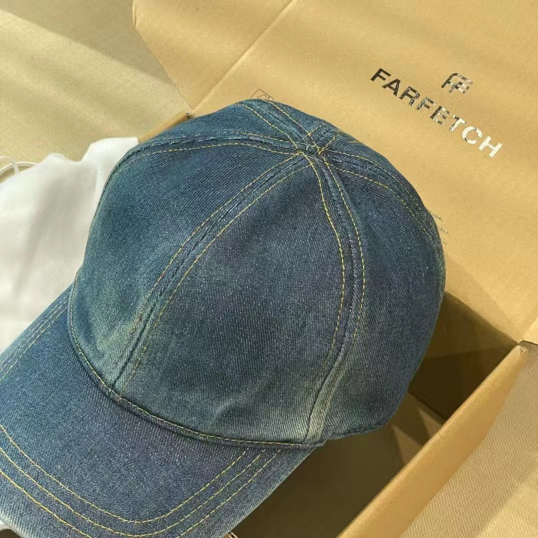 プラダ「Prada」  Denim Gradient Wash Baseball Cap