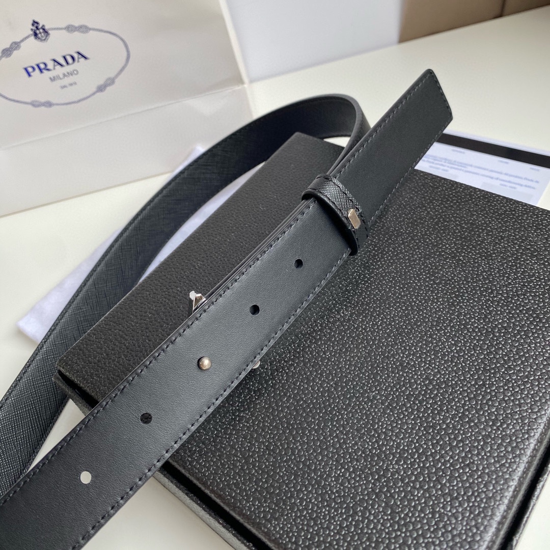 プラダ「Prada」レディース トライアングルロゴ レザーベルト100CM
