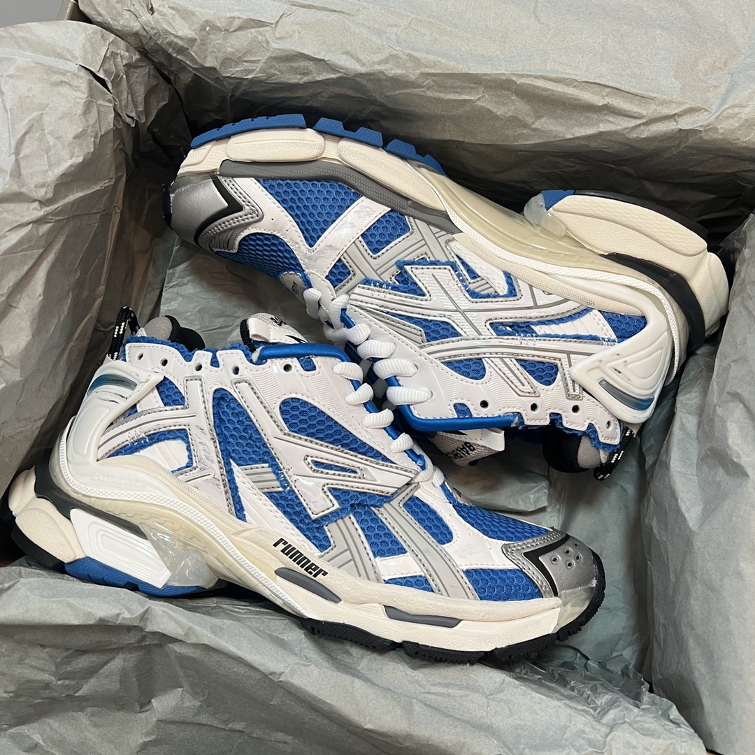 バレンシアガ「Balenciaga」Runner スニーカー