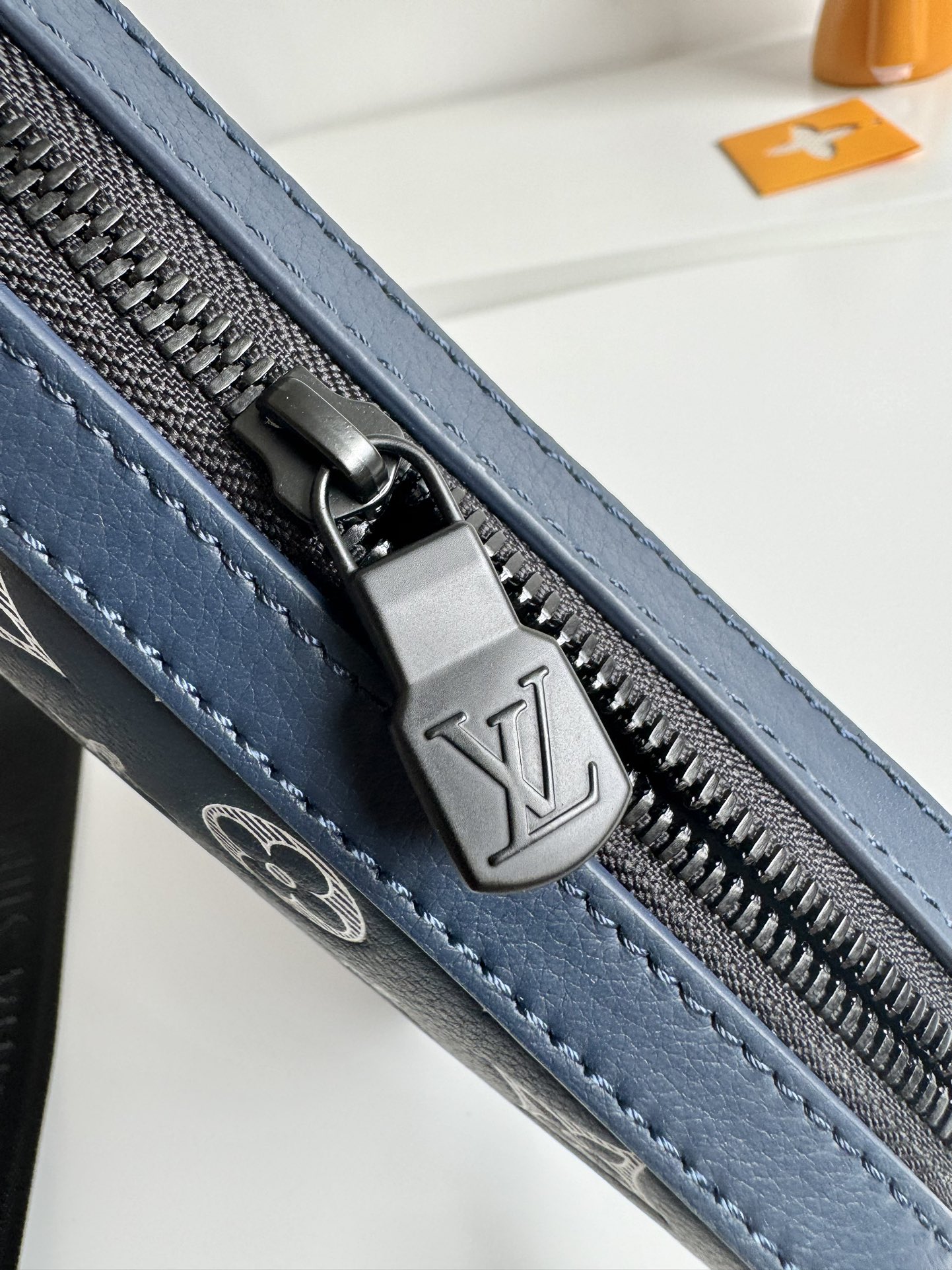 ルイ・ヴィトン「Louis Vuitton」スタイリッシュ メッセンジャーバッグ