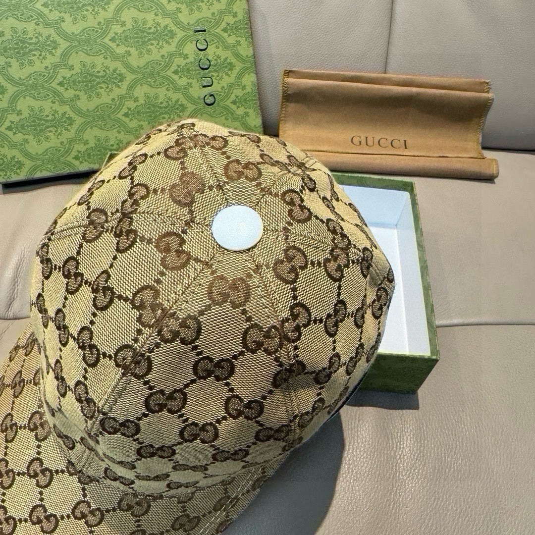 グッチ「Gucci」GGモノグラム ベースボールキャップ