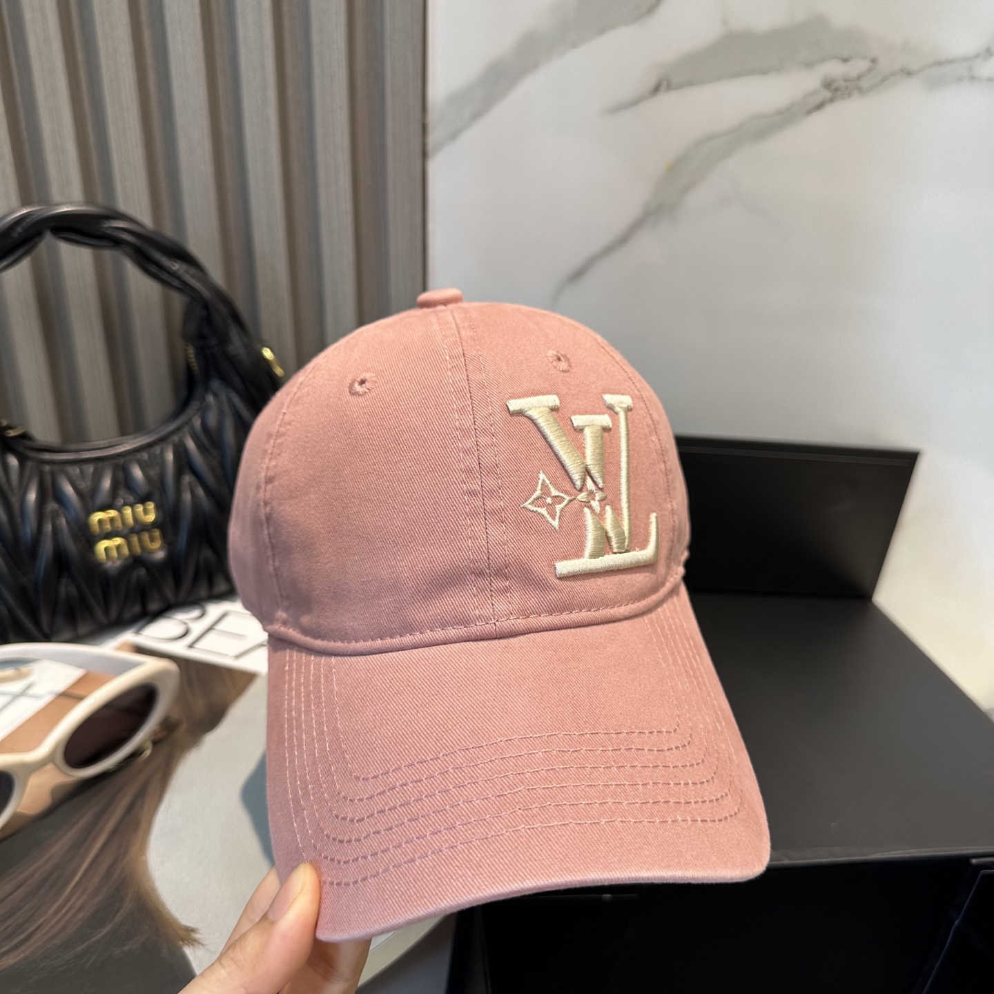 ルイ・ヴィトン「Louis Vuitton」 Signature キャップ（メンズ）