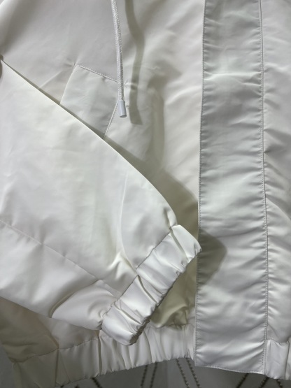 ルイ・ヴィトン「Louis Vuitton」  2025SS シングルカラー ウィンドブレーカー ジャケット