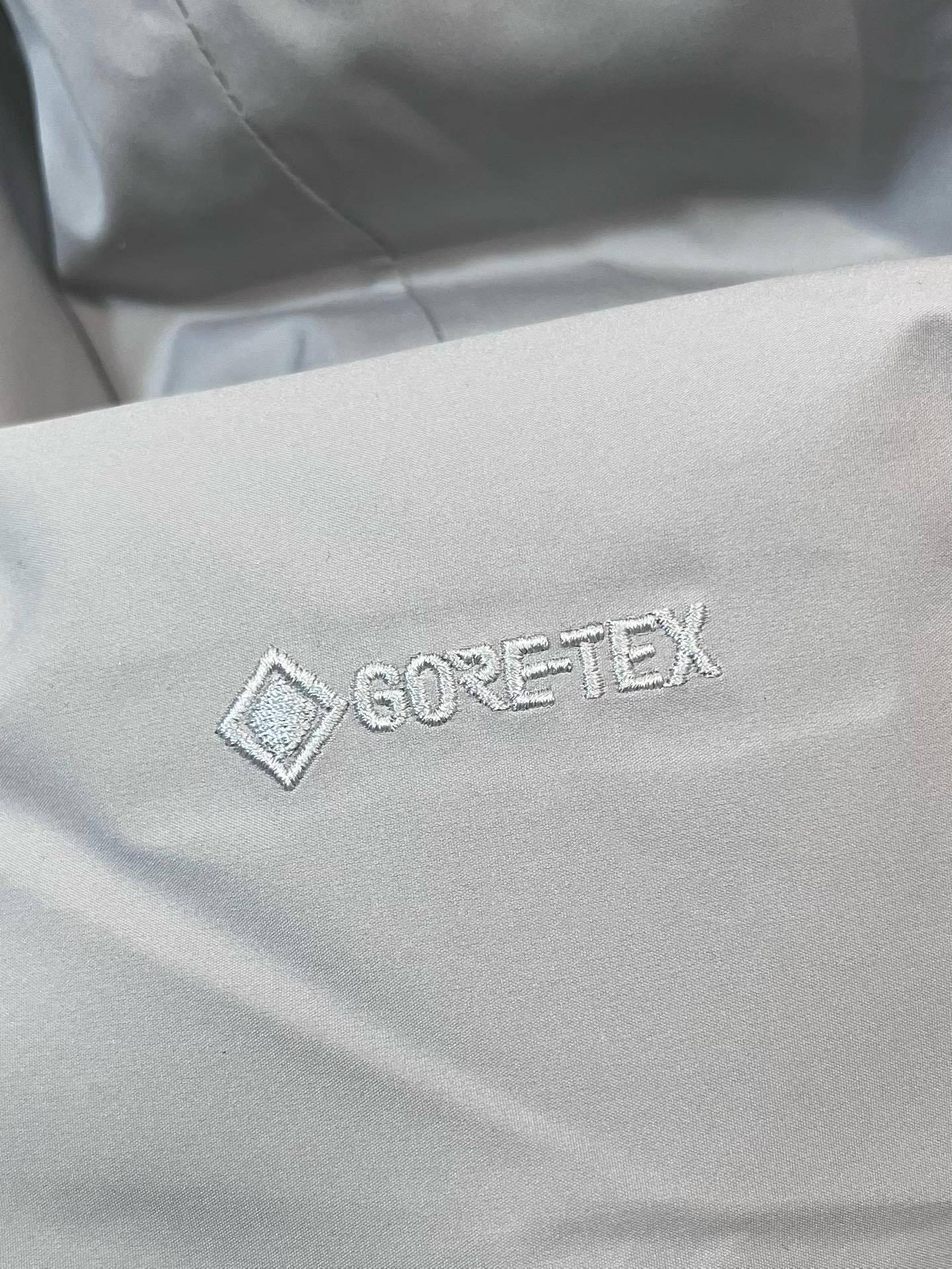 アークテリクス「ARC'TERYX」ウィンド＆ウォータープルーフ アウトドアジャケット