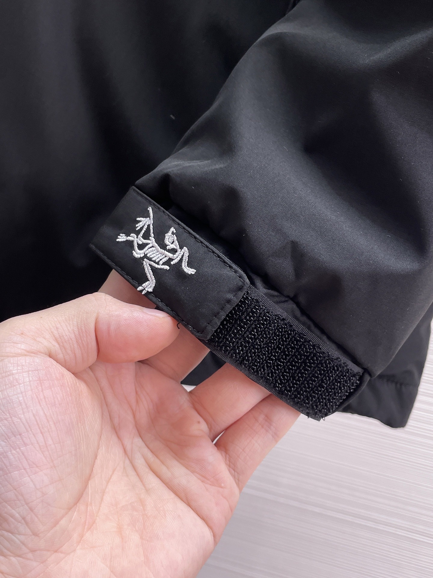 アークテリクス「ARC'TERYX」ロゴデザイン カラーブロック ダウンジャケット