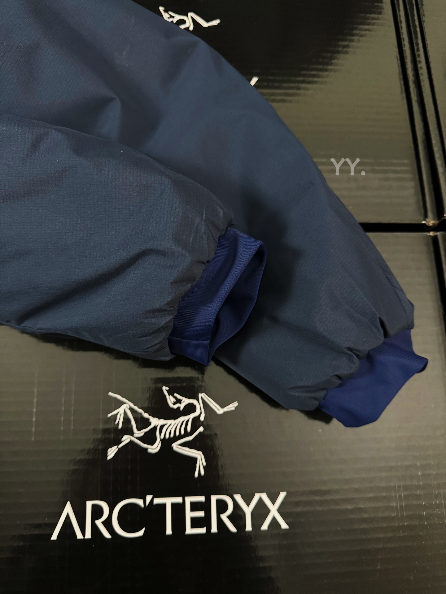 アークテリクス「ARC'TERYX」 Atom Hoody インシュレーテッドジャケット