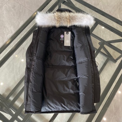 カナダグース「Canada Goose」パーカーダウンコート