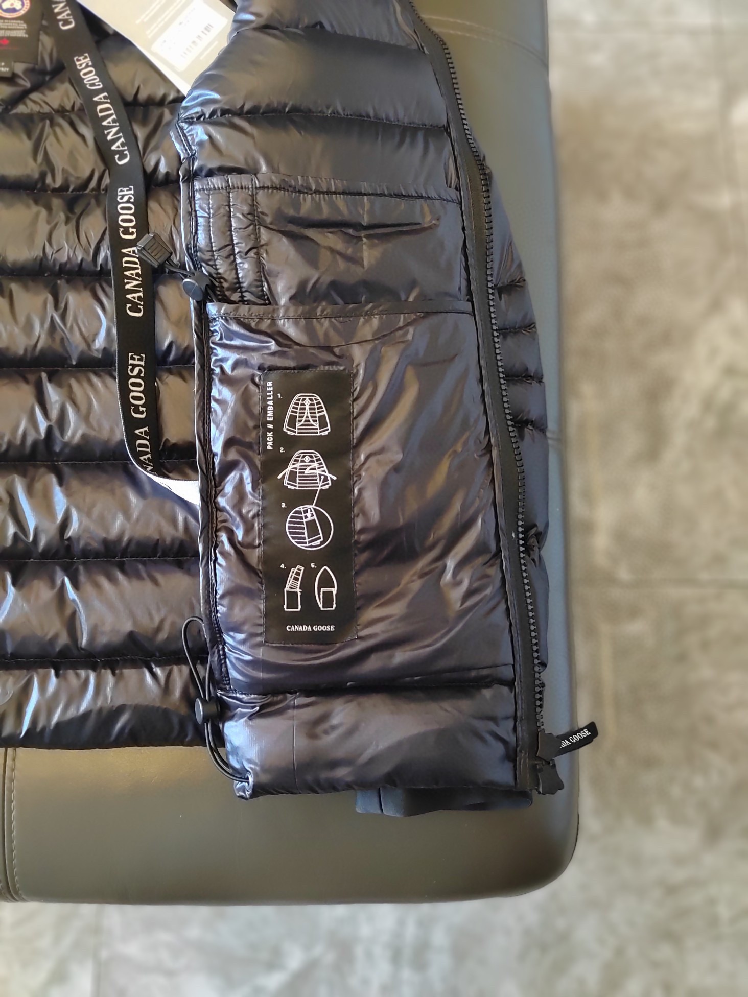 カナダグース「Canada Goose」ユニセックス ライトウェイトダウンジャケット