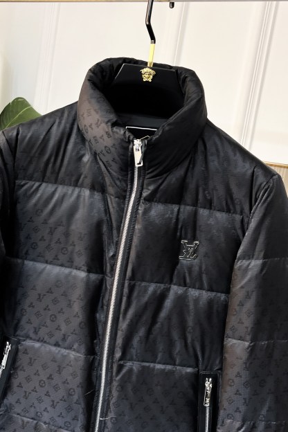ルイ・ヴィトン「Louis Vuitton」‌ MONOGRAM PILLOW ダウンジャケット