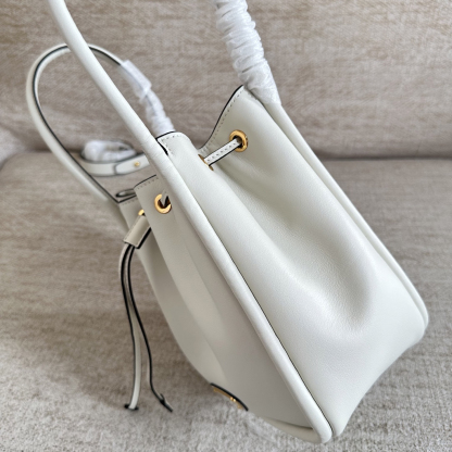 プラダ「Prada」ダーリン レザー トートバッグ