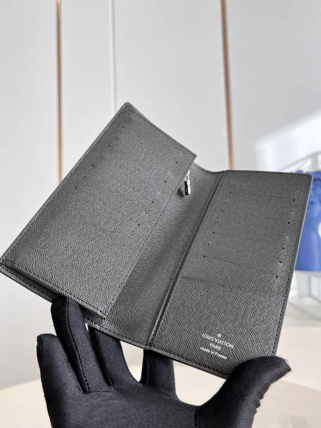 ルイ・ヴィトン「Louis Vuitton」LV ✕ Supreme コラボ ポルトフォイユ･ブラザ