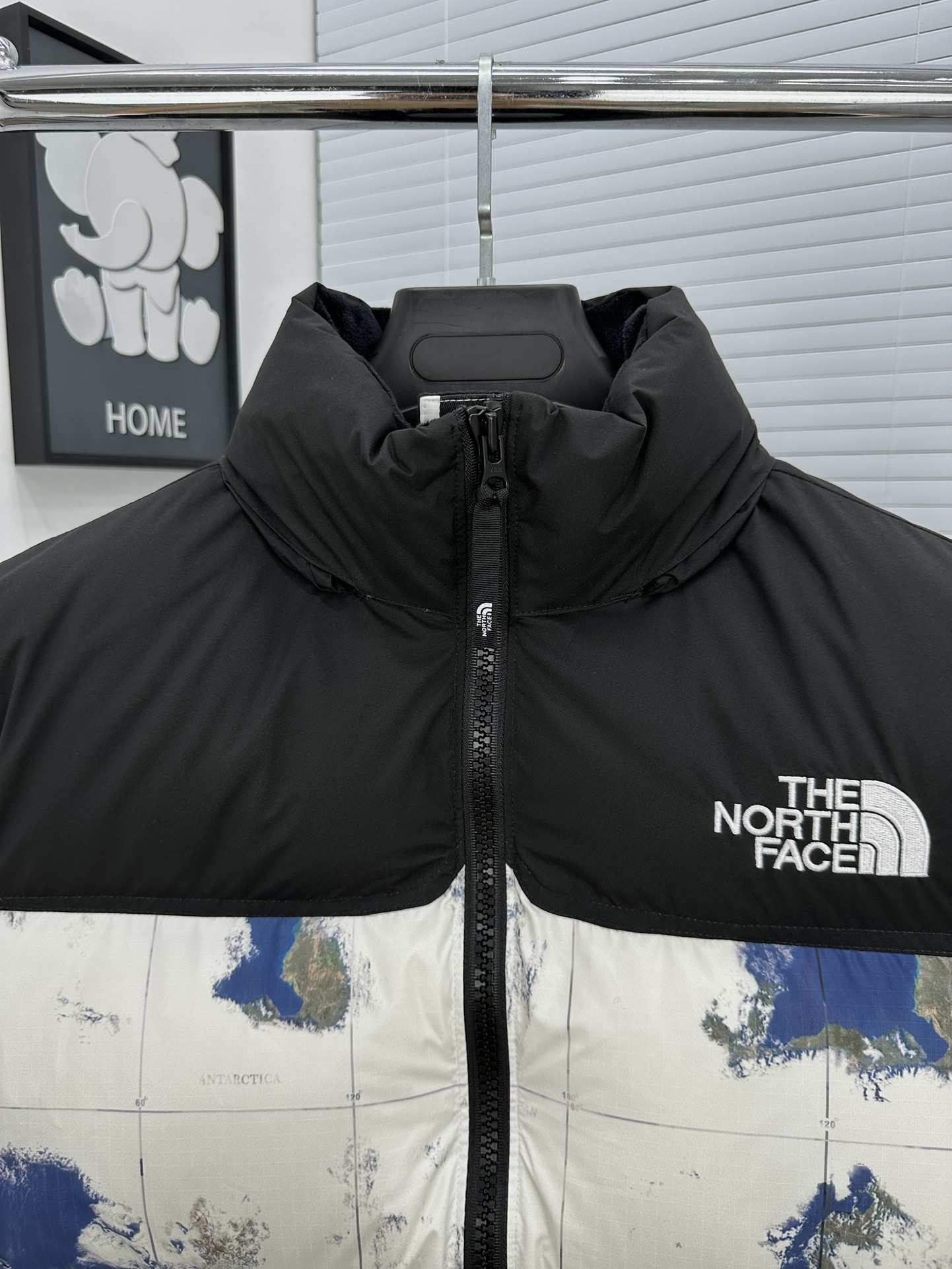 ザ・ノースフェイス「The North Face」Nuptse 1996 アースカラー ダウンジャケット