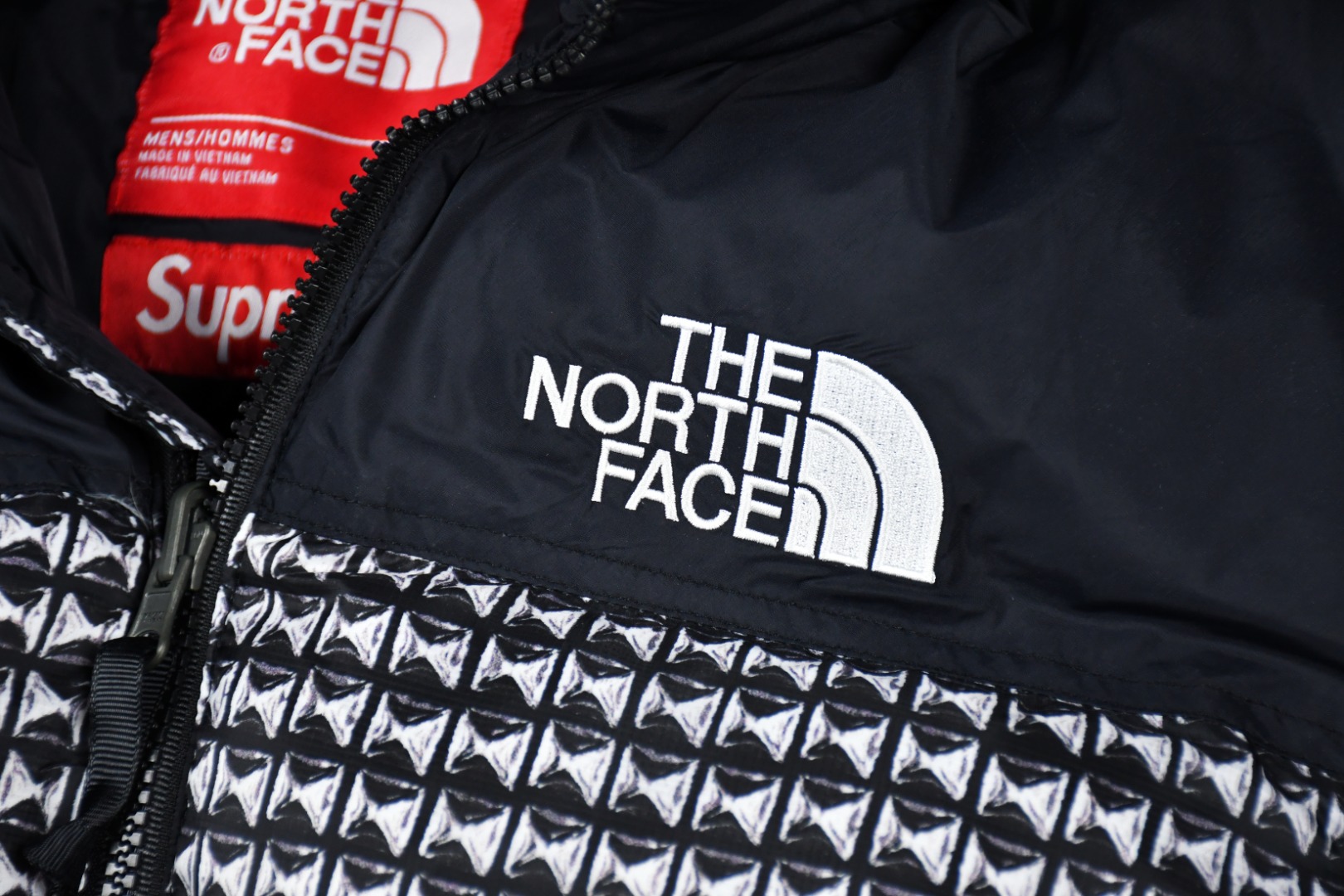 「コラボモデル」The North Face× Week5 コラボ スタッド Nuptse ダウンジャケット