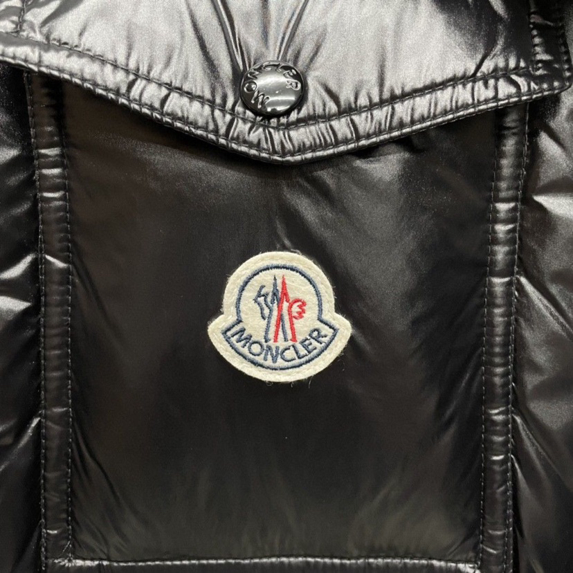 モンクレール「Moncler」 トリカラーテープ マヤ フード付きダウンジャケット