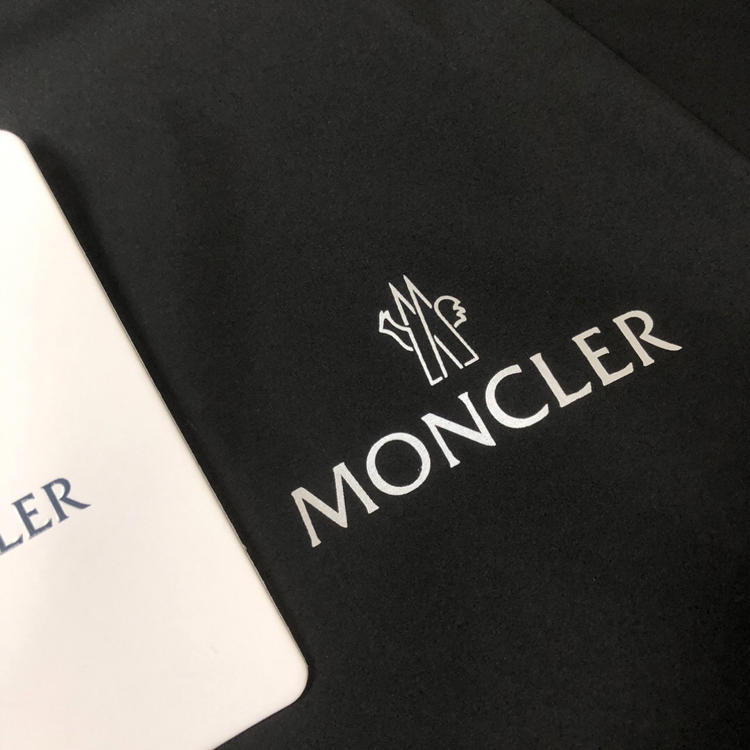 モンクレール「Moncler」2024早春 ブラック＆ホワイトカラーブロック トレンチコート風フードジャケット