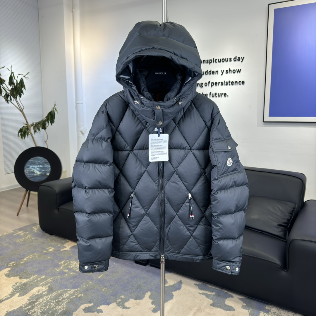 モンクレール「Moncler」スタンドカラー ダブルジップ ダウンジャケット