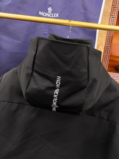 モンクレール「Moncler」Grenoble 2025 新作 メンズスキーダウンブルゾン