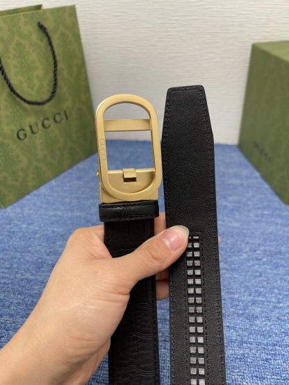 グッチ「Gucci」スムースレザー オートロック ベルト メンズ100CM