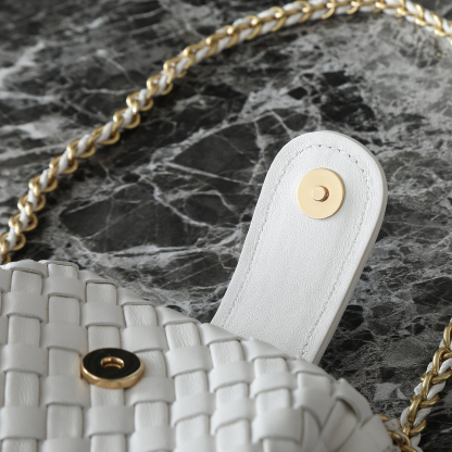 ボッテガ・ヴェネタ「Bottega Veneta」 Lauren 1980 Teen チェーンクラッチバッグ