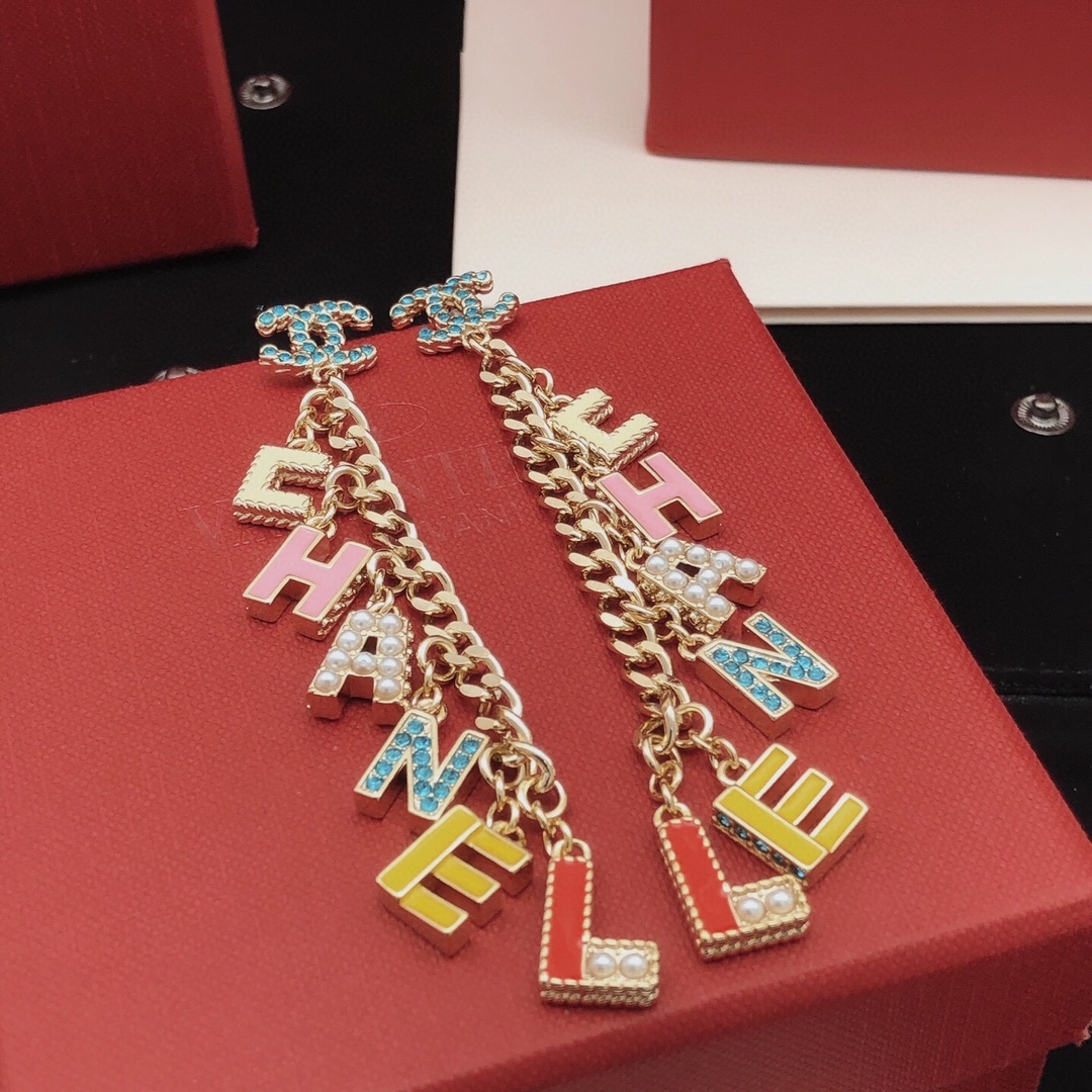 シャネル「Chanel」 マルチカラー フリンジ ピアス