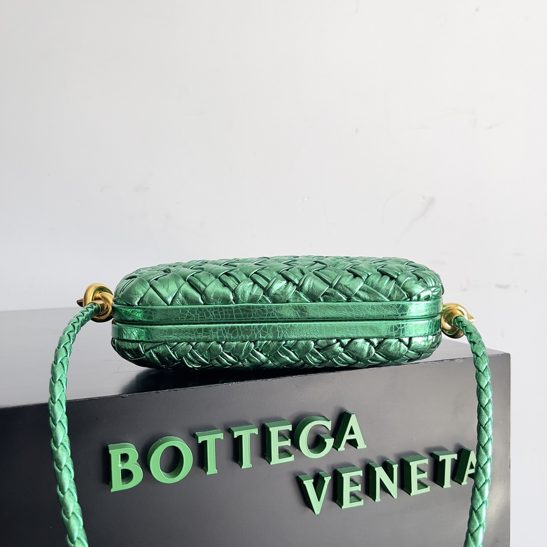 ボッテガ・ヴェネタ「Bottega Veneta」Knot ミナウディエール イブニングバッグ