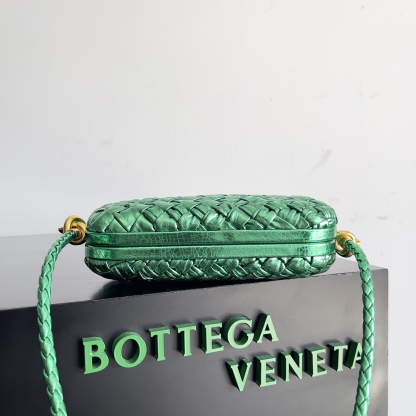 ボッテガ・ヴェネタ「Bottega Veneta」Knot ミナウディエール イブニングバッグ