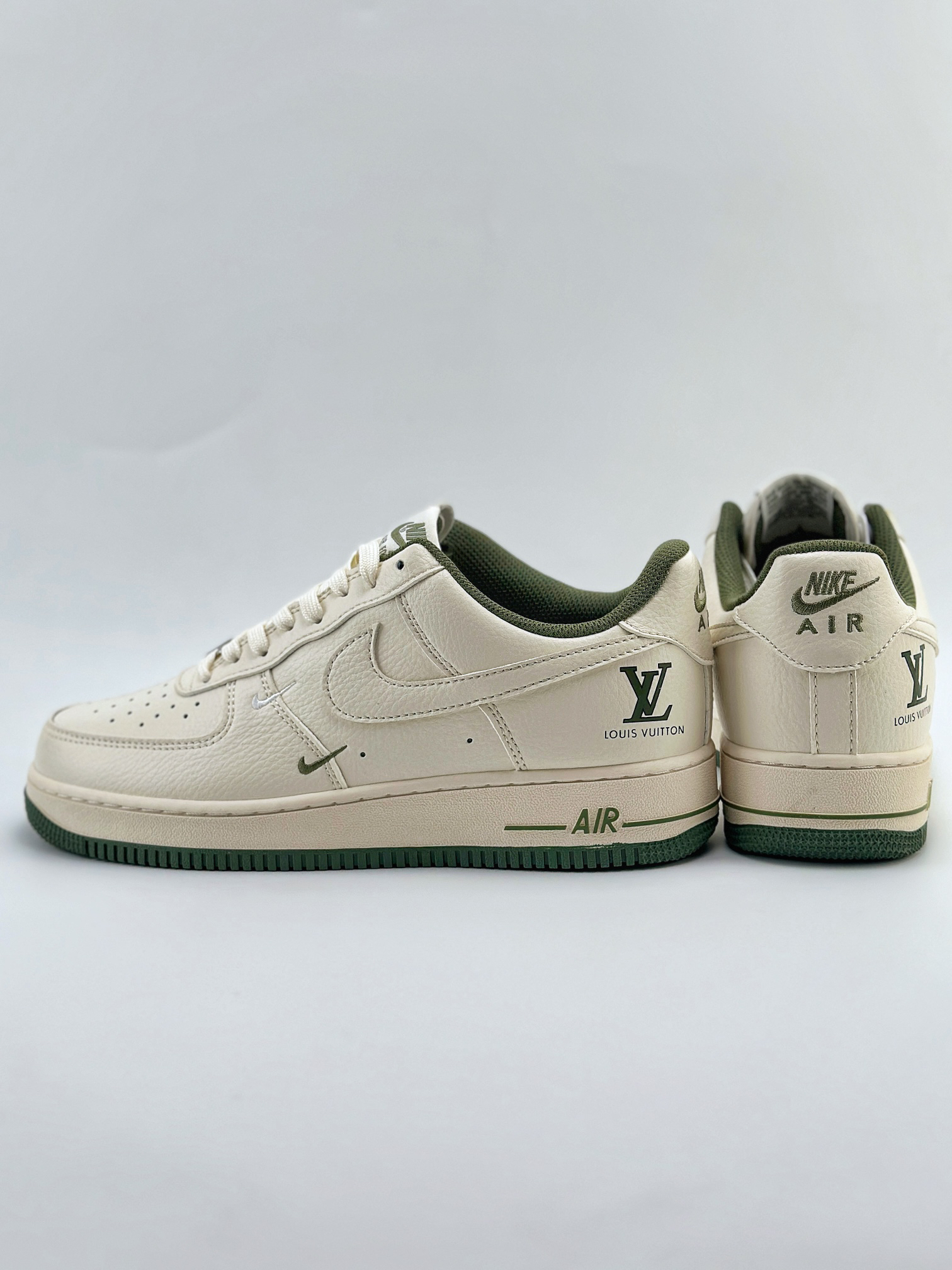 「コラボモデル」Louis Vuitton x Nike Air Force 1 Low スニーカー
