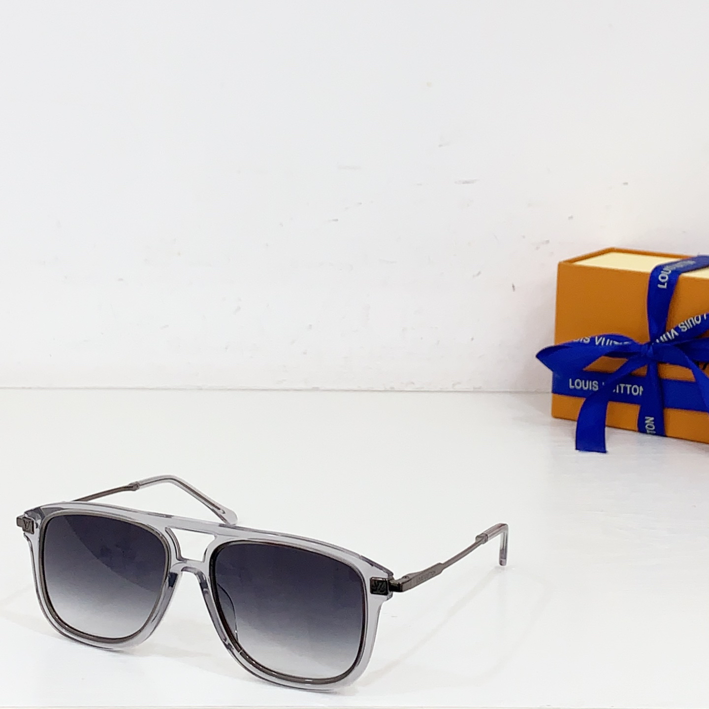 ルイ・ヴィトン「Louis Vuitton」 LEGACY ROUND サングラス