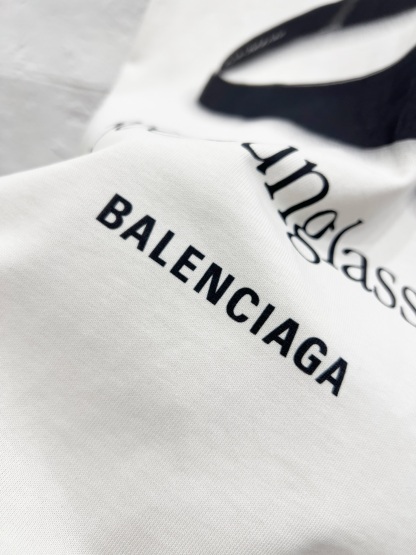 バレンシアガ「Balenciaga」ハイネックプレミアムコットン半袖Tシャツ
