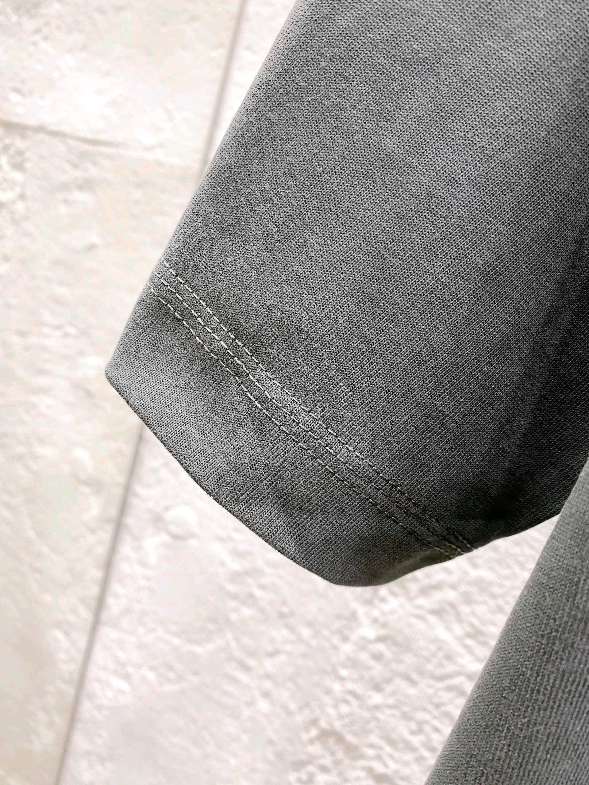 バレンシアガ「Balenciaga」ハイネックプレミアムコットン半袖Tシャツ