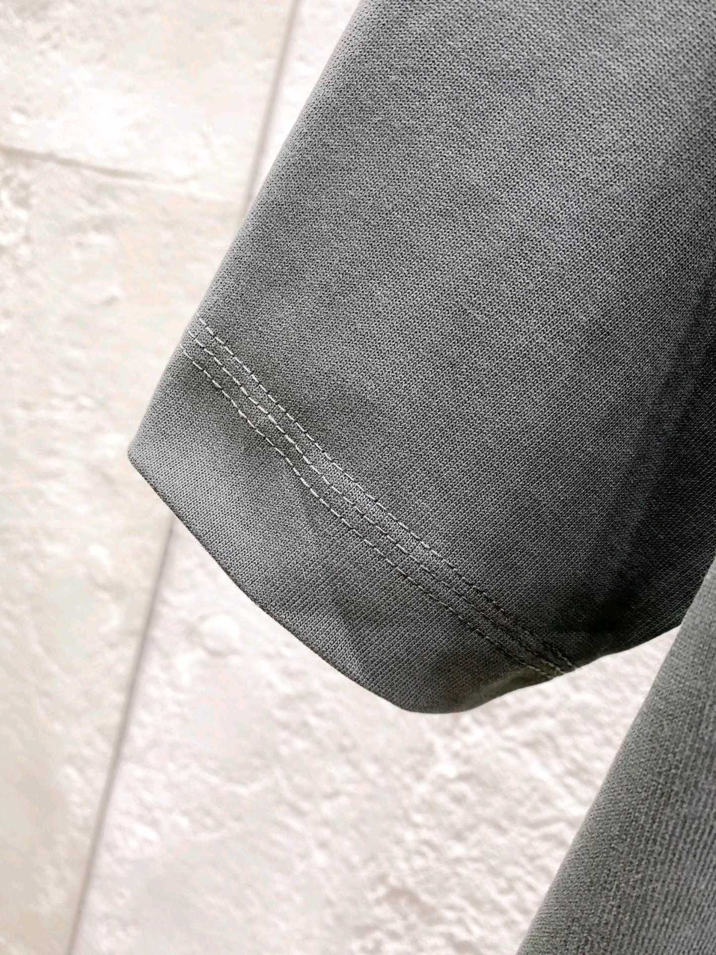 バレンシアガ「Balenciaga」ハイネックプレミアムコットン半袖Tシャツ