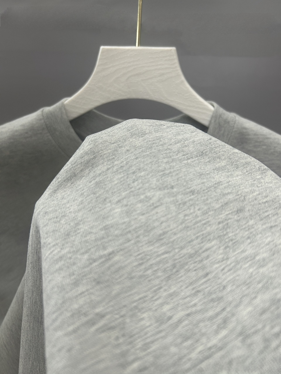 バレンシアガ「Balenciaga」クラシック プリント クルーネックTシャツ