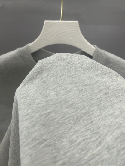 バレンシアガ「Balenciaga」クラシック プリント クルーネックTシャツ