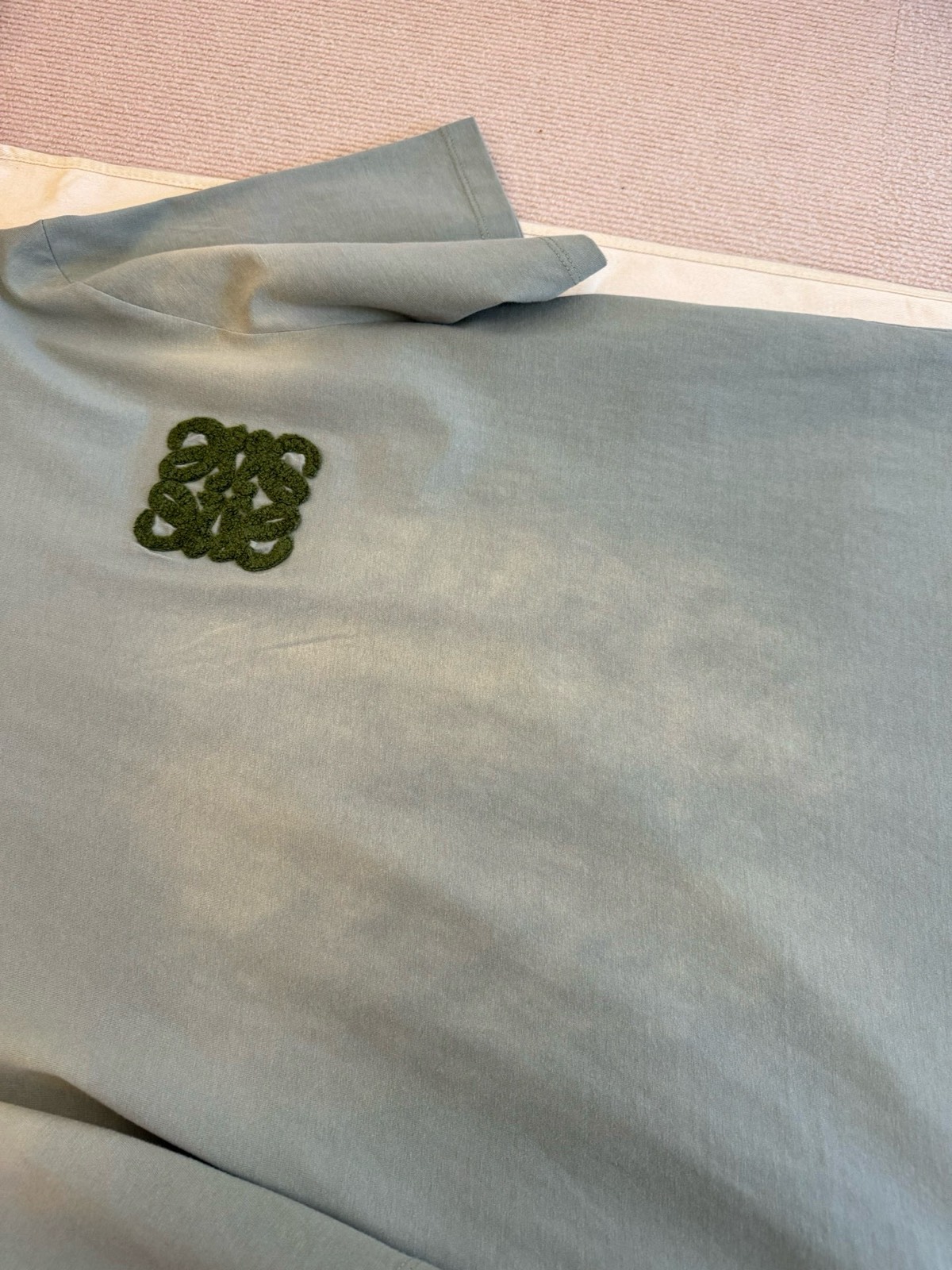 ロエベ「Loewe」アナグラム タオル刺繍 ウォッシュドTシャツ