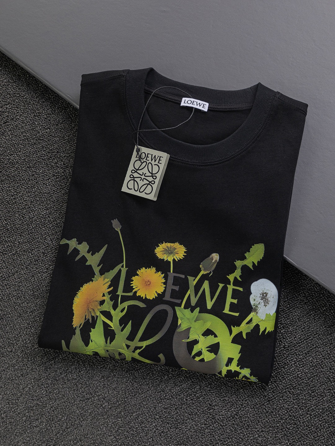 ロエベ「Loewe」フローラル プリント クルーネックTシャツ