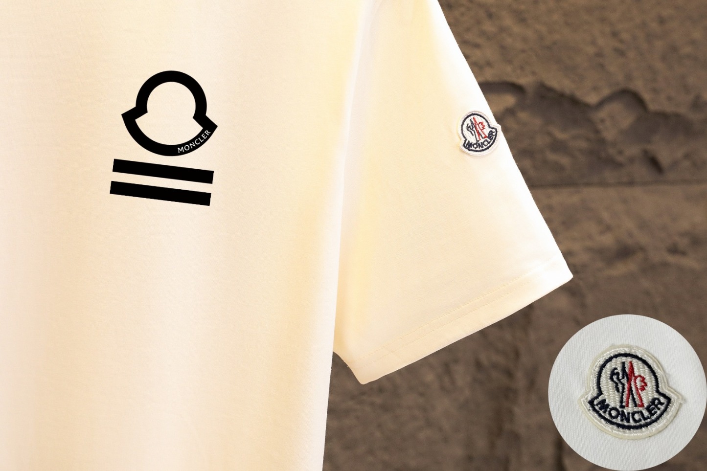 モンクレール「Moncler」ミニマル ロゴ クルーネックTシャツ