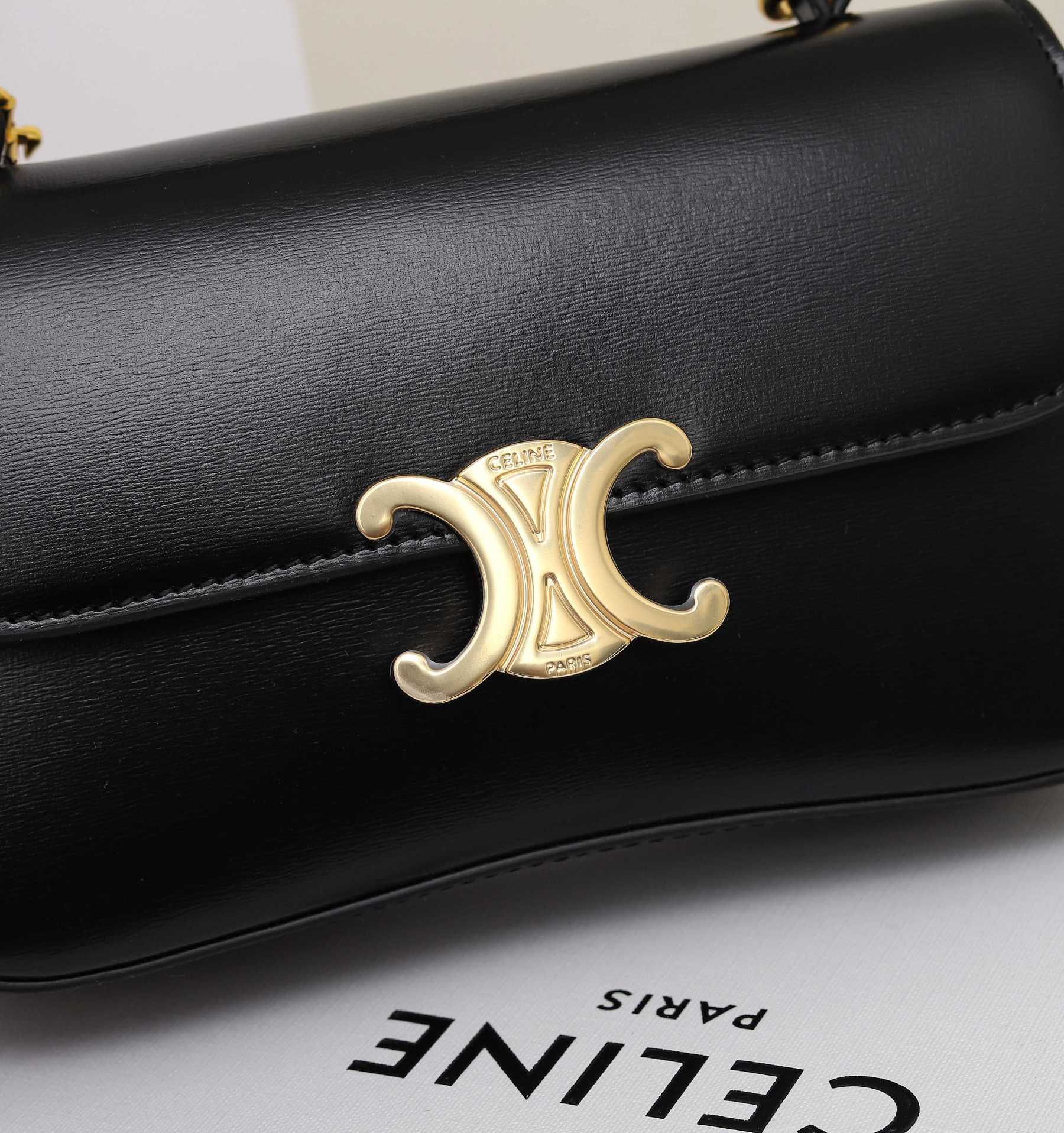 セリーヌ「Celine」Lola トライアンフ ショルダーバッグ