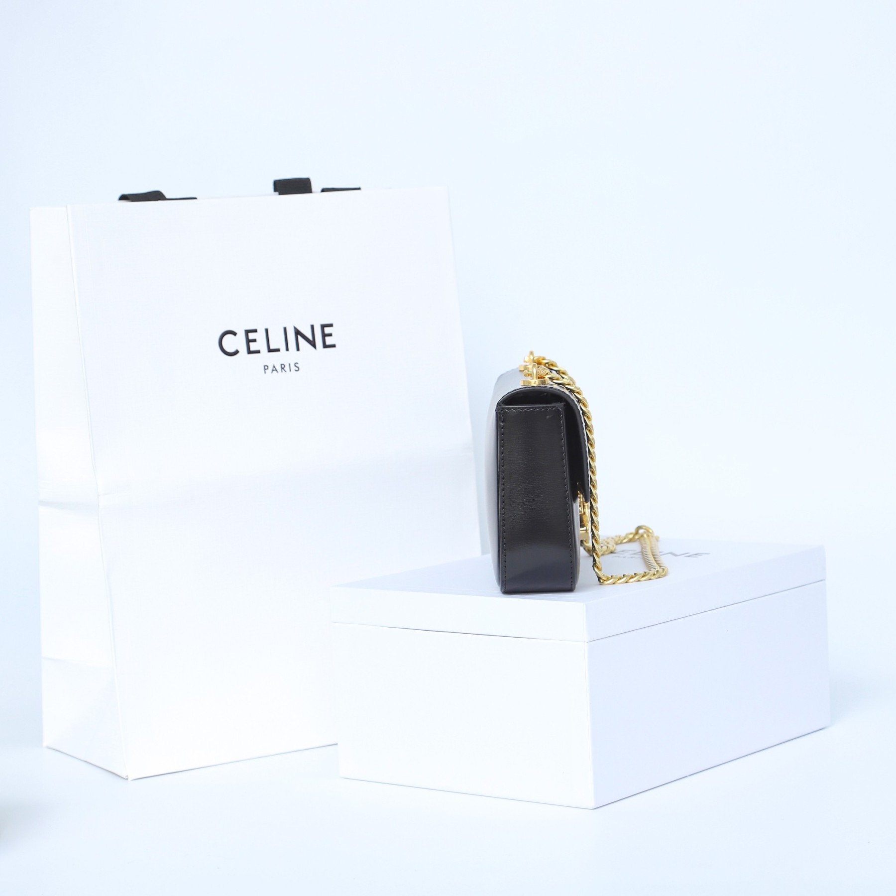 セリーヌ「Celine」Triomphe チェーンショルダーバッグ