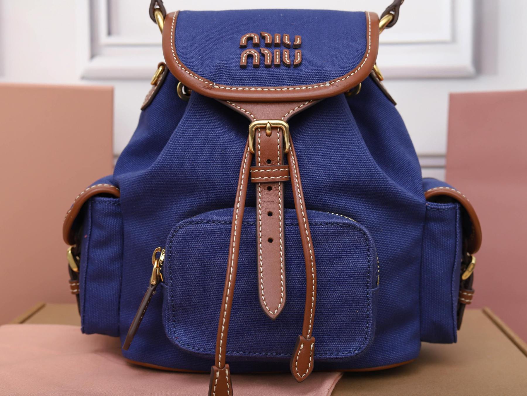 ミュウミュウ「Miu Miu」Wander コンバーチブルリュックサック