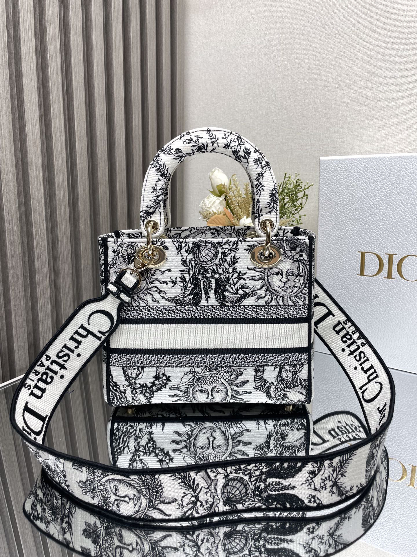 ディオール「Dior」Lady D-Lite ショルダーバッグ