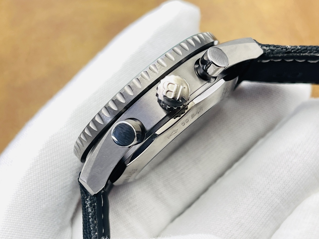 ブランパン「Blancpain」フィフティ・ファゾム バチスカーフ フライバッククロノグラフ自動巻きダイバーズウォッチ43mm