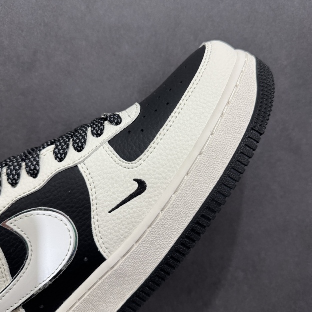 「コラボモデル」Nike × Supreme Air Force 1 Low '07 スモールロゴ スニーカー