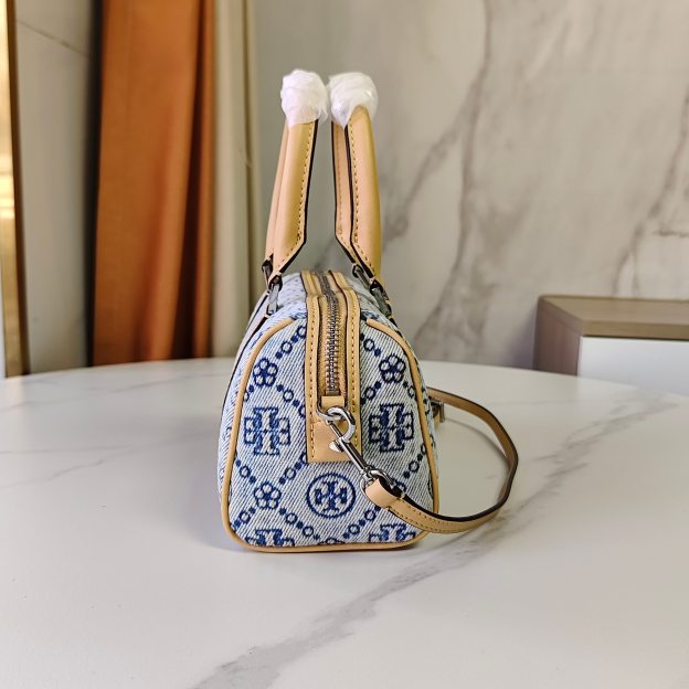 トリー バーチ「Tory Burch」トーリーバーチ T Monogram デニム ピローショルダーバッグ